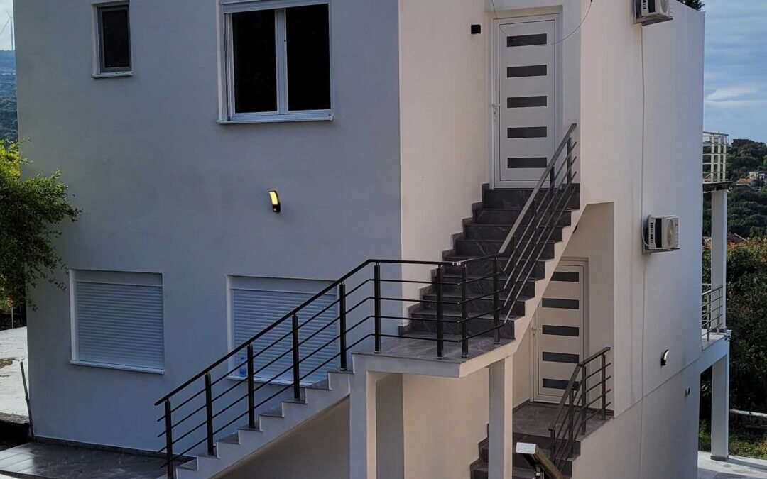 Reconstruction of a house with terraces on each floor
