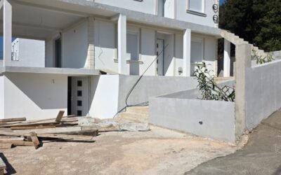 Přestavba domu na dva apartmány s bazénem