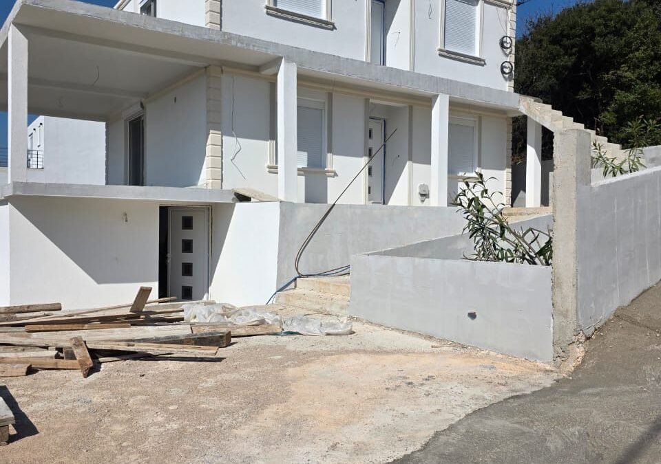 Konverzija kuće u dva apartmana sa bazenom